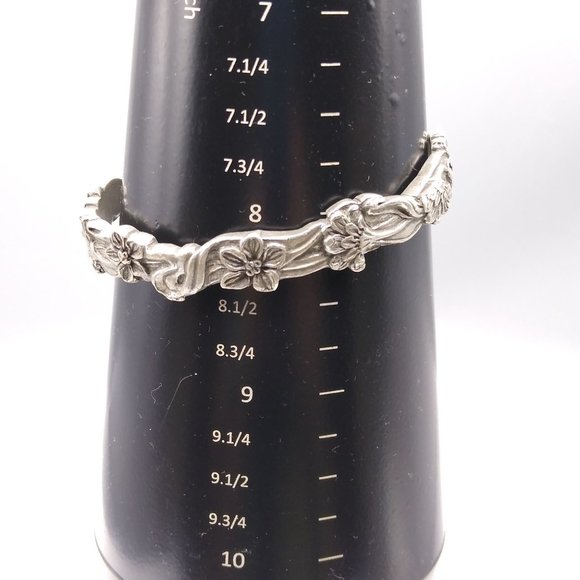 Vintage Floral Bangle, 1988 Seagull Pewter Canada, Stackable Wildflowers Bracele - Picture 6 of 6